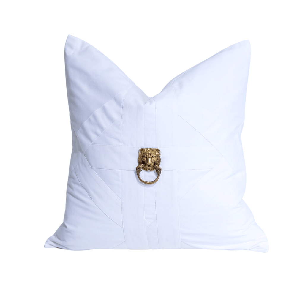 BHD HOME featurecushion Lions Head Gold on White Cross patch Black 55 x 55cm