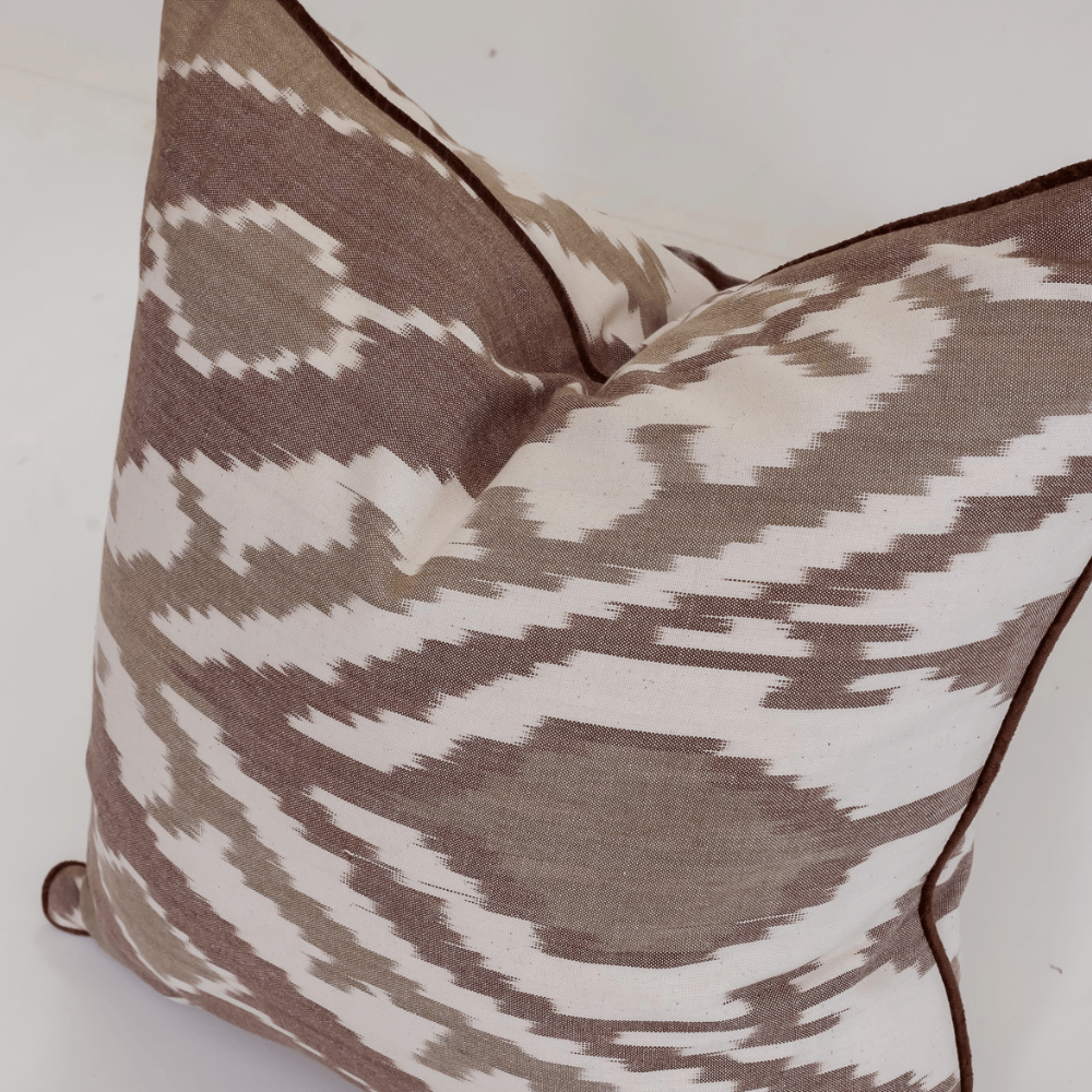 BHD HOME Lounge Cushion Ikat Bukhara Mushroom Handwoven Ikat Cushion Cover
