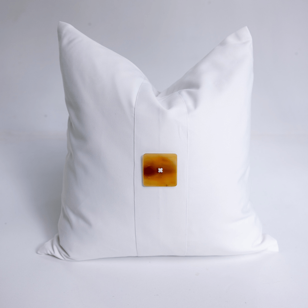 BHD HOME Outdoor Cushion Outdoor Horn Button White Lounge Cushion 55 x 55cm – UV Resistant