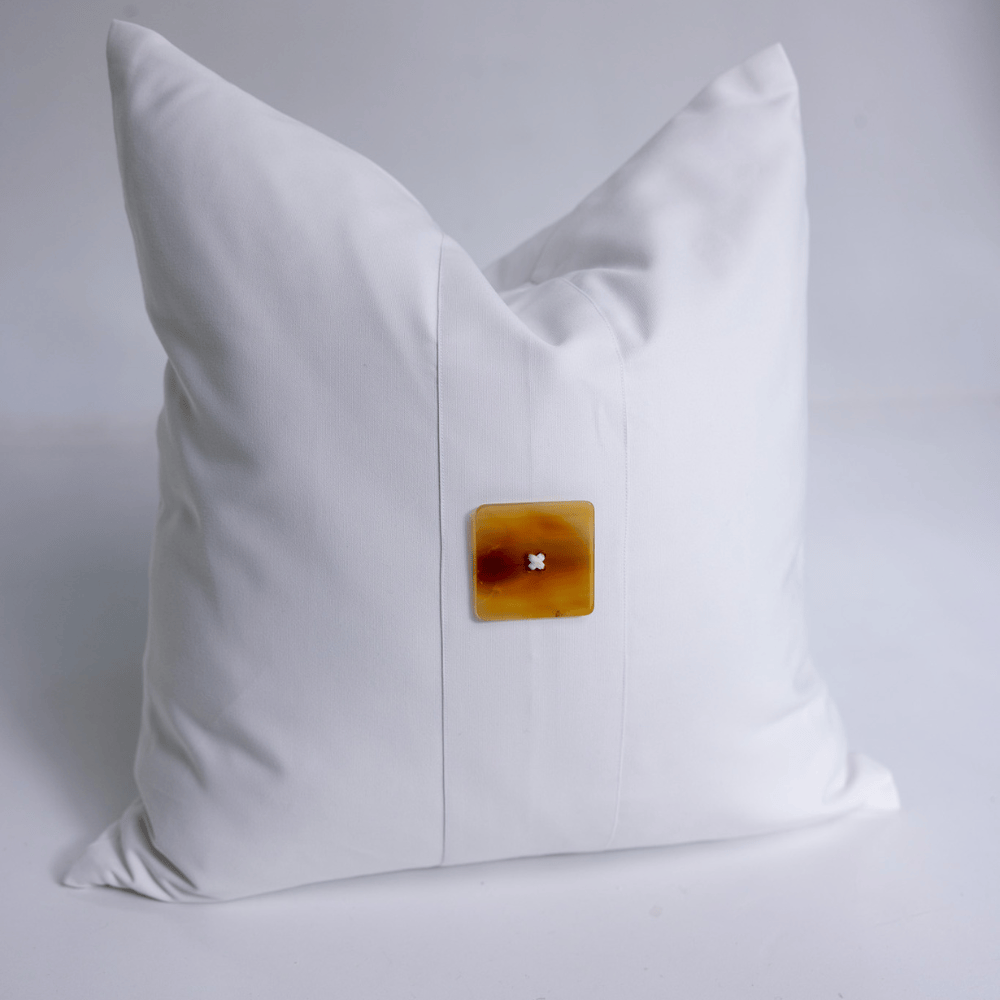 BHD HOME Outdoor Cushion Outdoor Horn Button White Lounge Cushion 55 x 55cm – UV Resistant