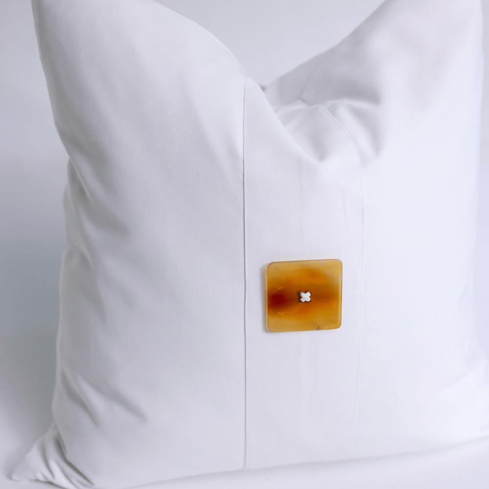 BHD HOME Outdoor Cushion Outdoor Horn Button White Lounge Cushion 55 x 55cm – UV Resistant
