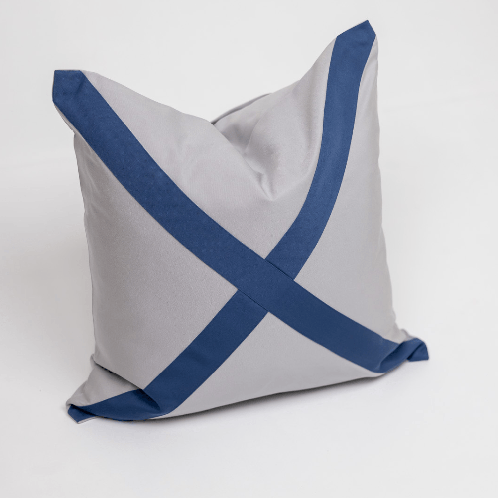 BHD HOME Outdoor Cushion Outdoor Nautical Victor Liso Blue & Grey Lounge Cushion – UV Resistant