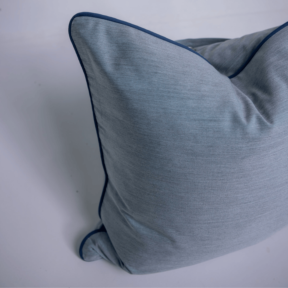BHD HOME Outdoor Cushion Outdoor Piped Heather Lake & Navy Lounge Cushion – UV Resistant