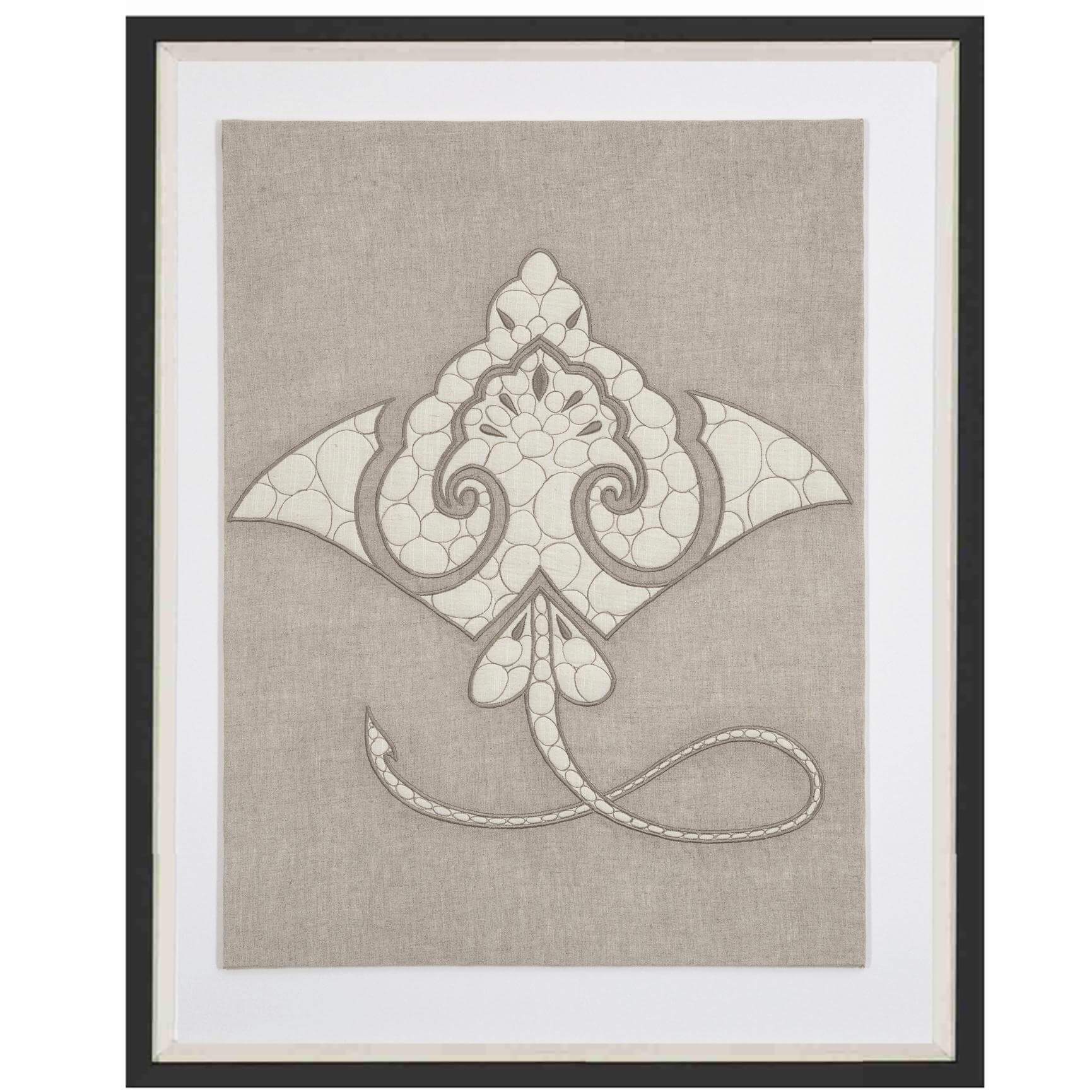 Bandhini Homewear Design Artwork Earth/ Beige / 26 x 33 Sea Manta Ray Natural Artwork 67 x 85 cm